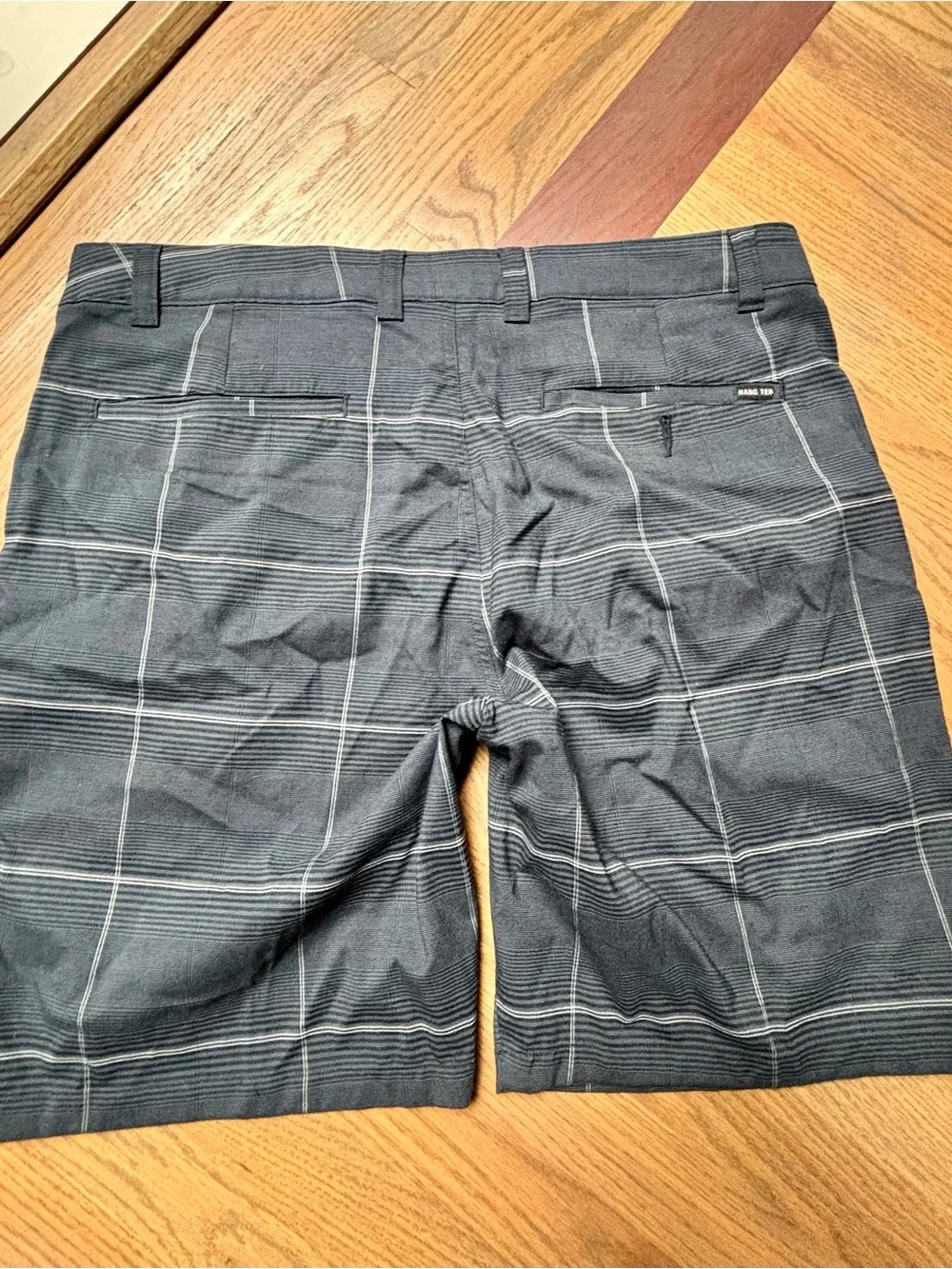 Hang in Ten Men’s Plaid Shorts Size 38 Gray Casual Hybrid Flat Front Quick-dry